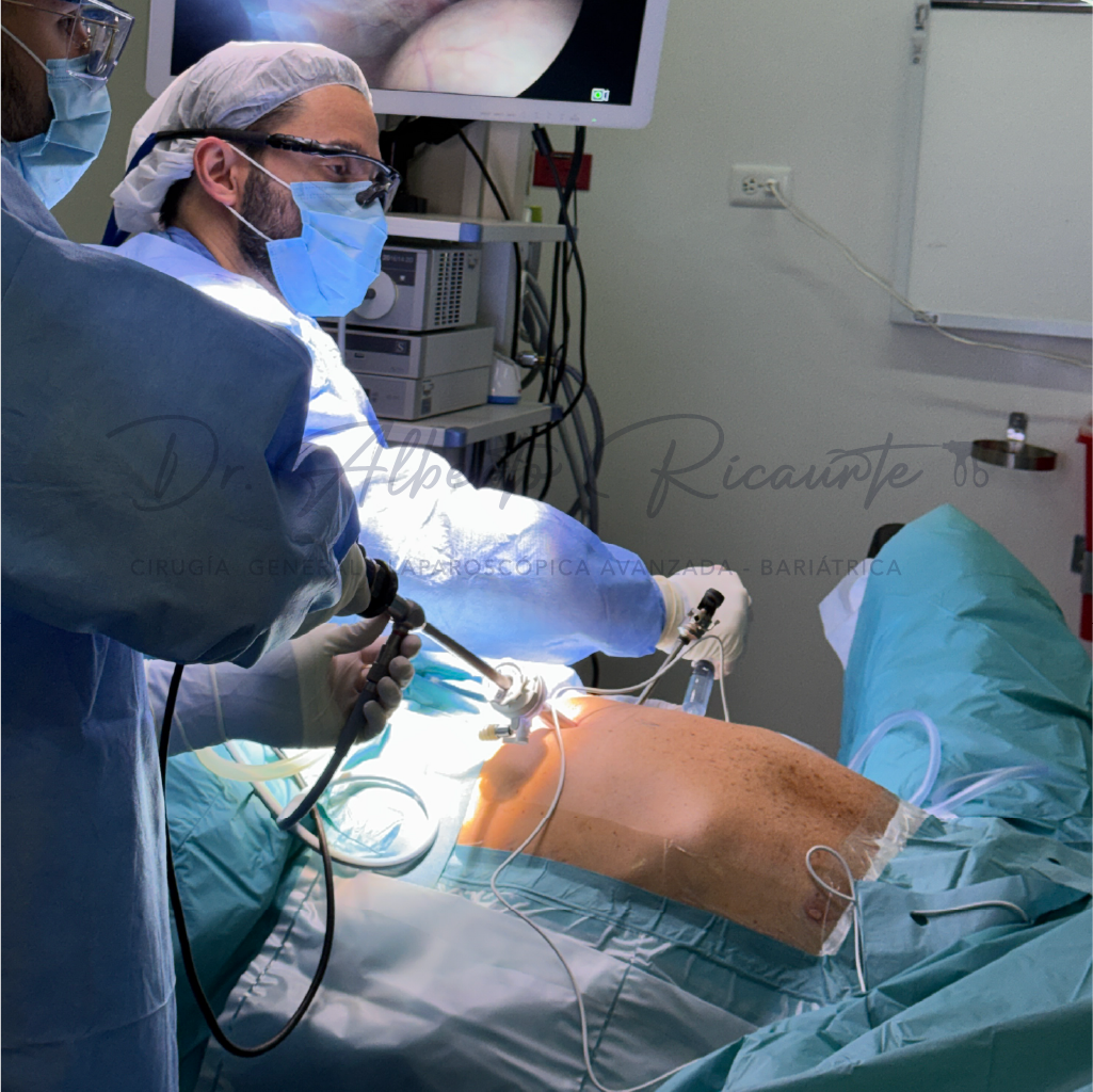 Dr. Alberto Ricaurte — Cirugía laparoscópica 6